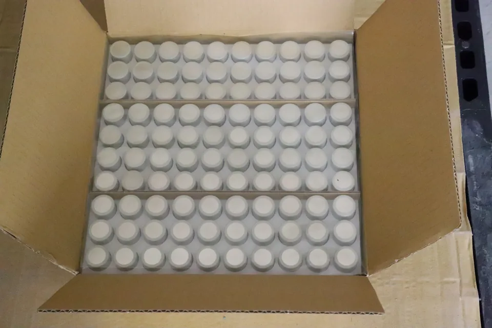 Molicel 100pcs 小盒包装实拍