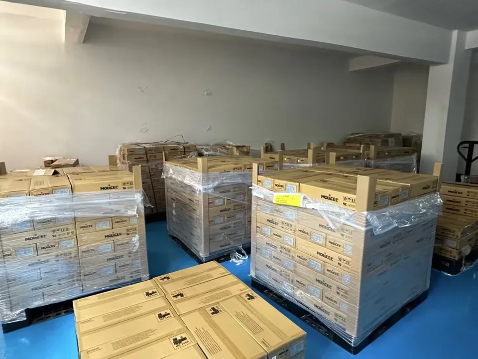 Molicel 产品仓储实拍